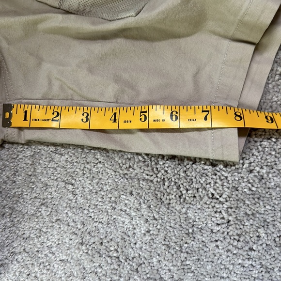 Columbia Boys Half Moon II shorts
Color: Fossil (light khaki) Size L (14/16) - Picture 4 of 6